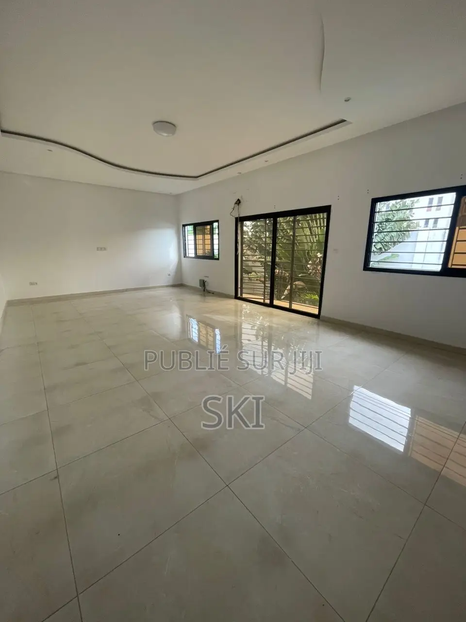 6chbre Villa dans Cocody à Vendre