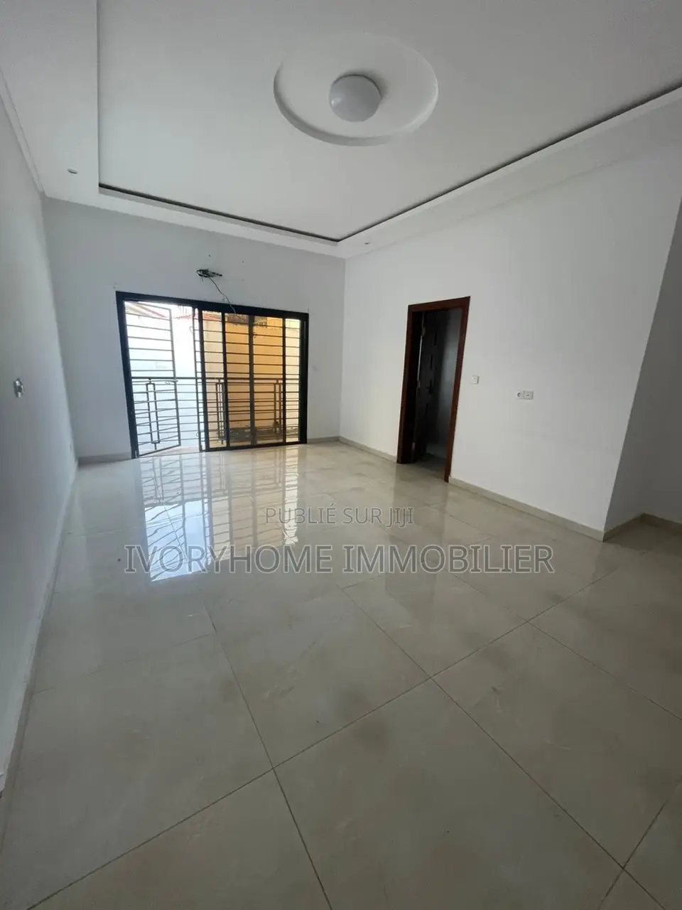 6chbre Villa dans Cocody à Vendre