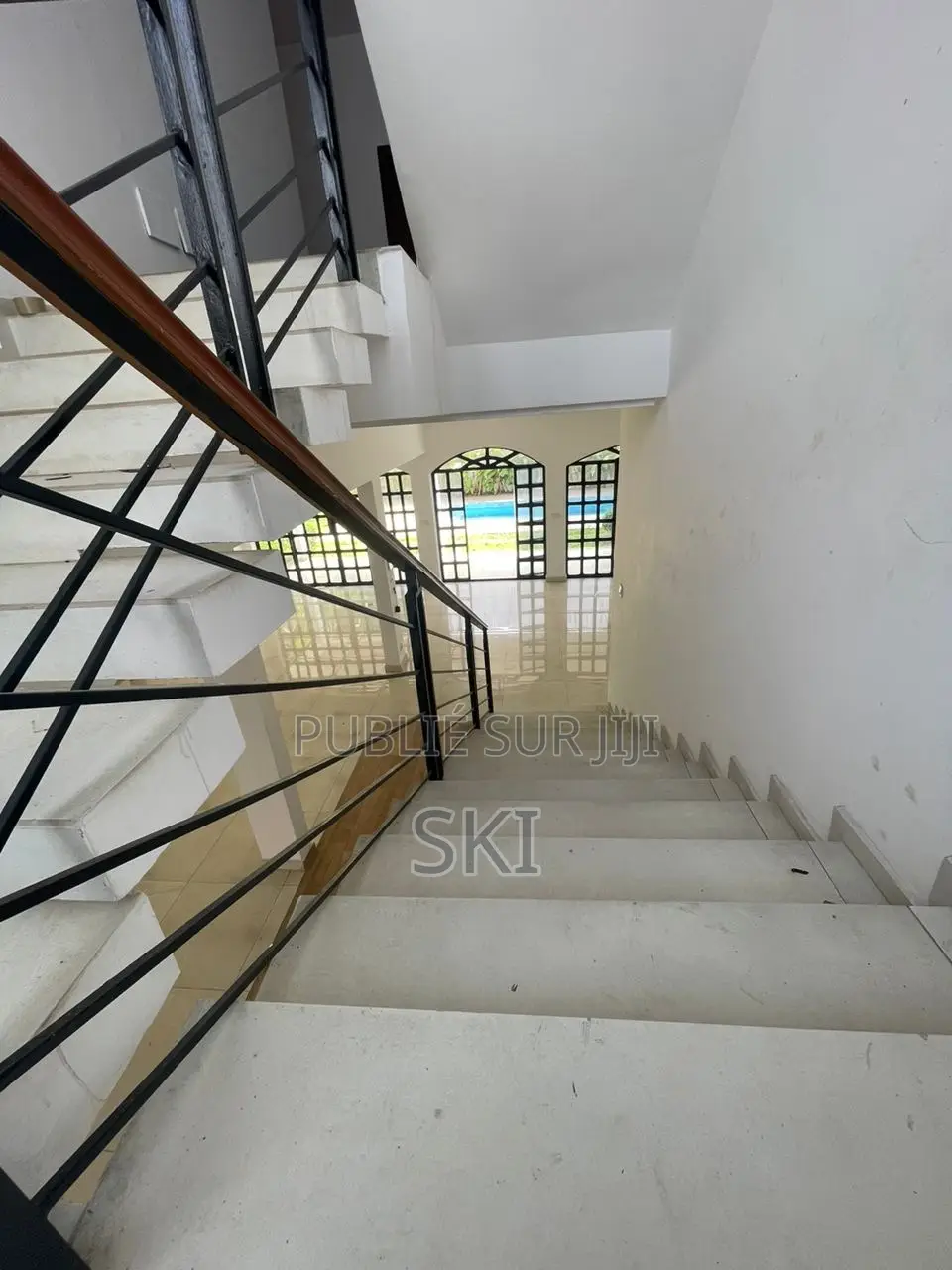 6chbre Villa dans Cocody à Vendre