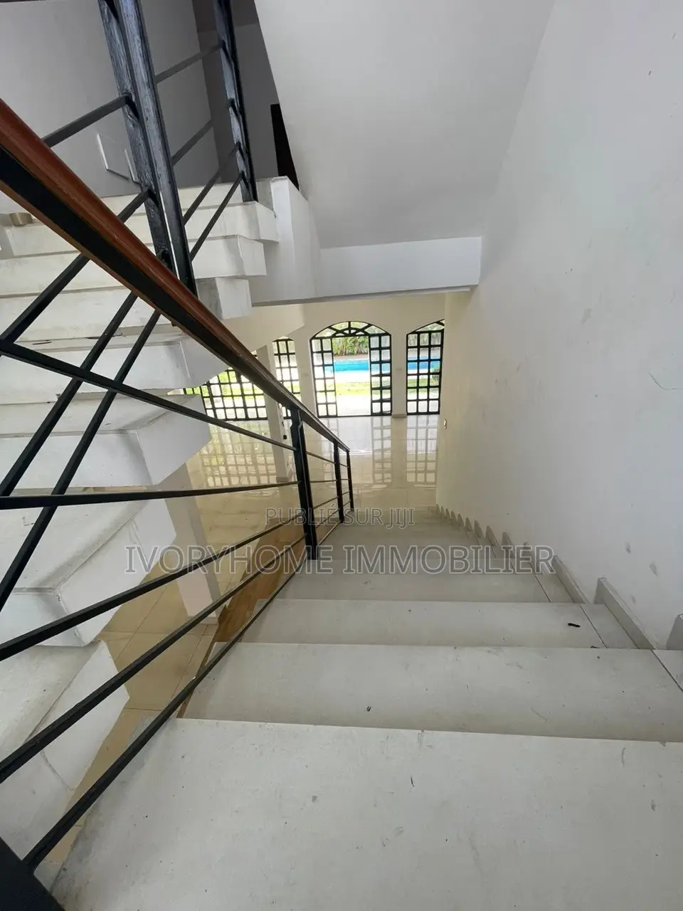 6chbre Villa dans Cocody à Vendre