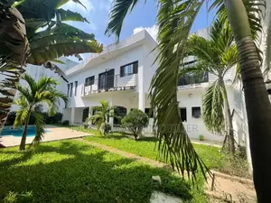 6chbre Villa dans Cocody à Vendre