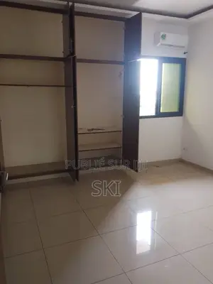 3chbre Appartement dans Cocody à Louer