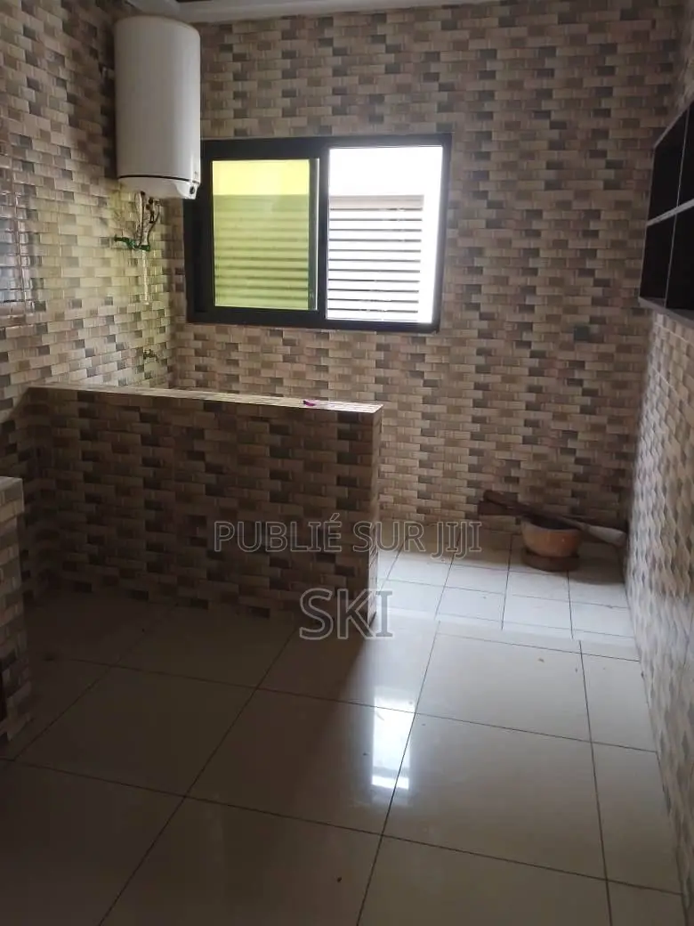 3chbre Appartement dans Cocody à Louer