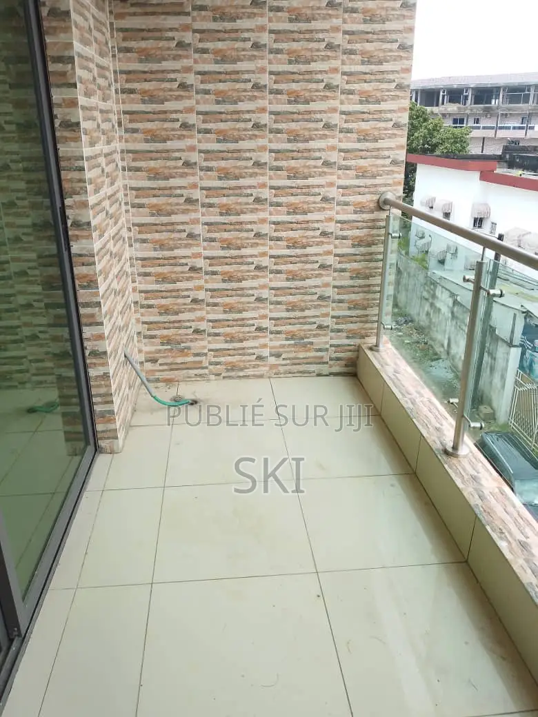 3chbre Appartement dans Cocody à Louer