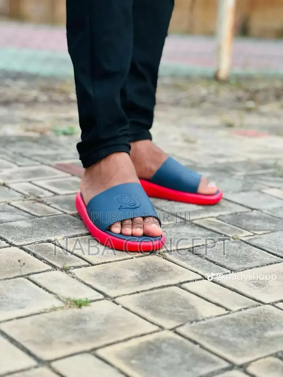 Claquette Chic Et Doux À Porté