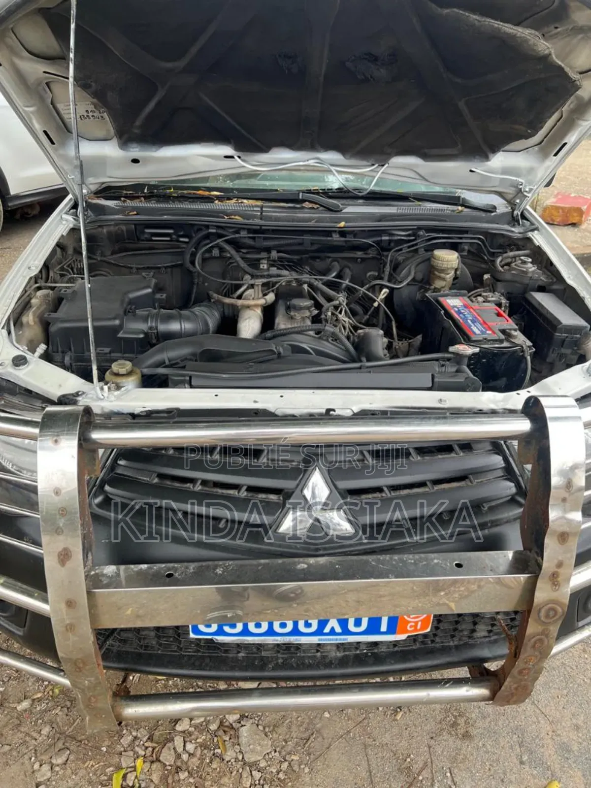 Mitsubishi L200 2015 Blanc cassé