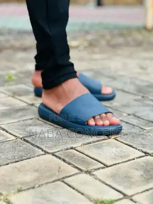 Claquette Chic Et Doux À Porté