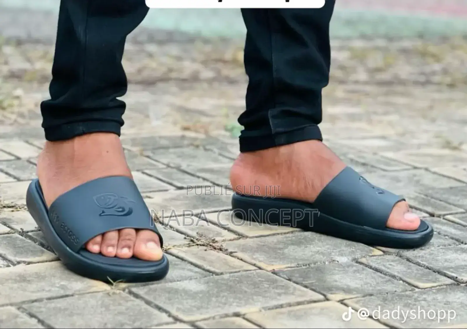 Claquette Chic Et Doux À Porté