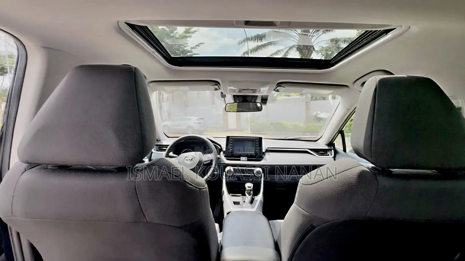 Toyota RAV4 XLE 2021 Blue