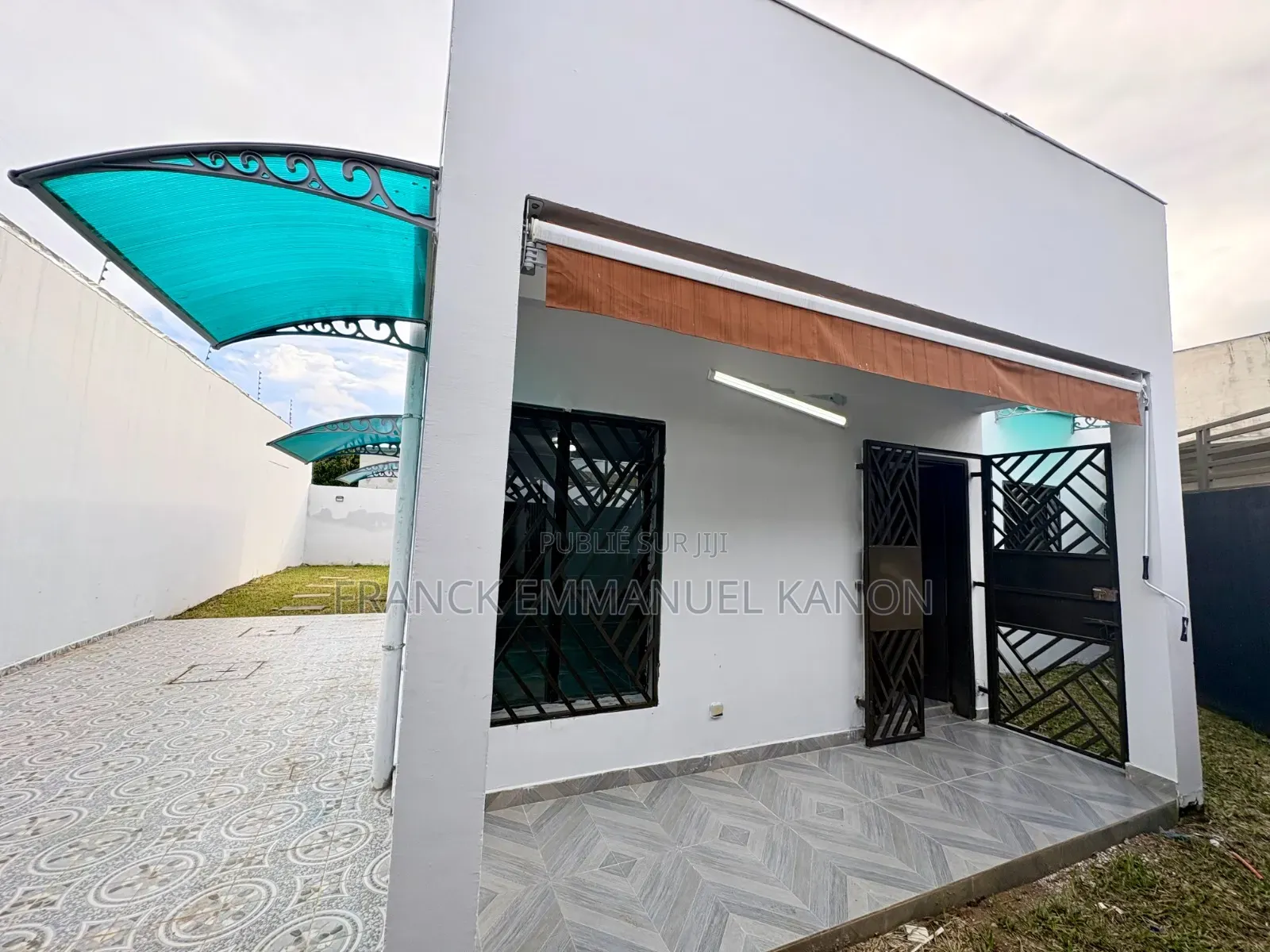 4chbre Villa dans Villa, Cocody à Vendre