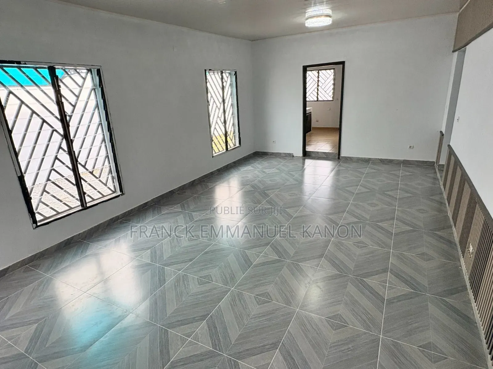 4chbre Villa dans Villa, Cocody à Vendre