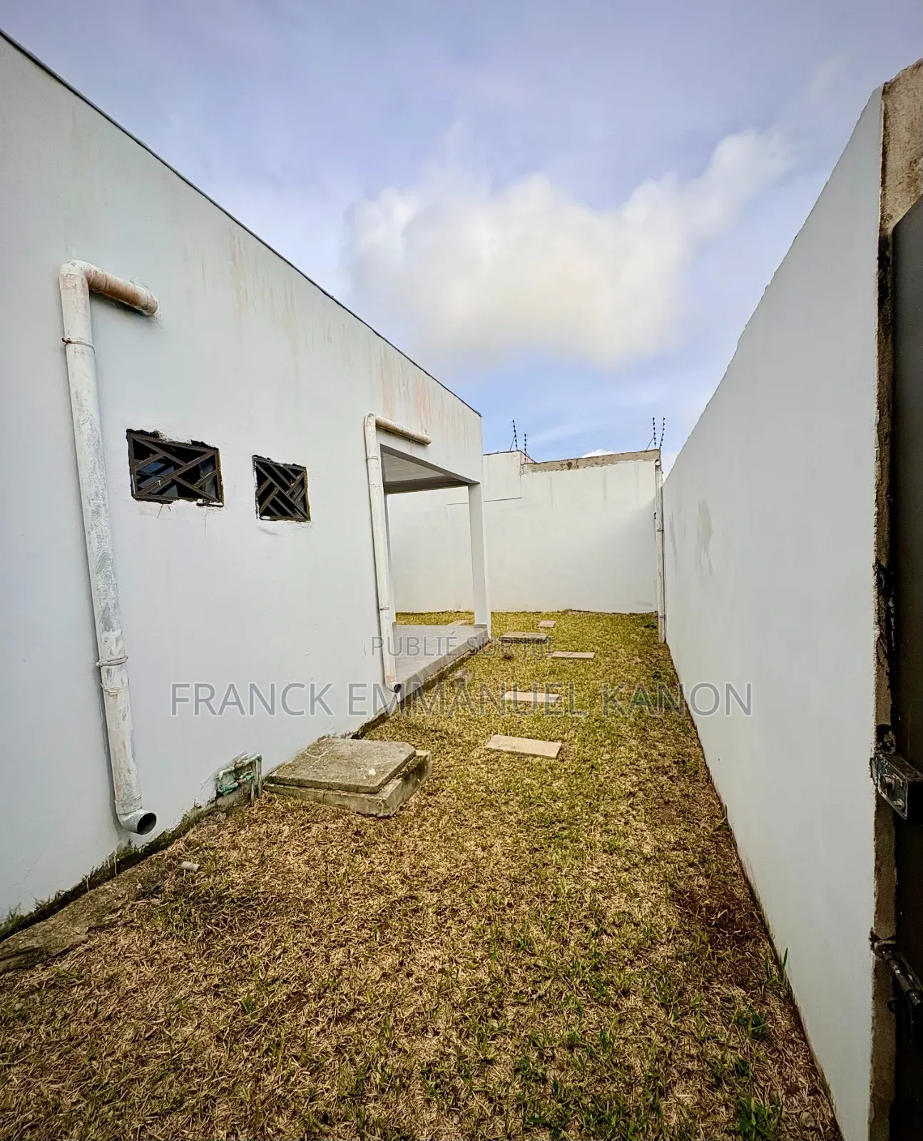 4chbre Villa dans Villa, Cocody à Vendre