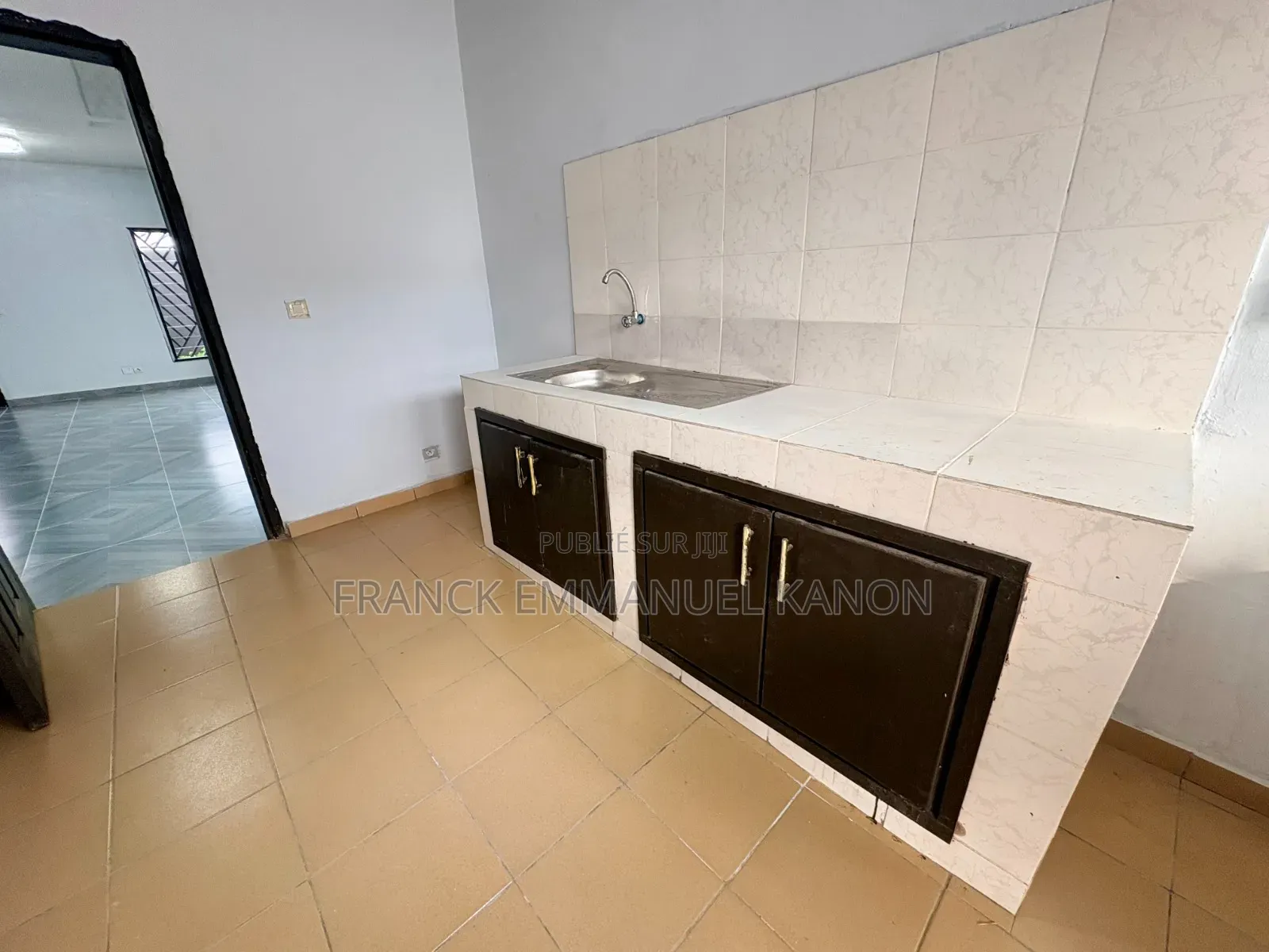 4chbre Villa dans Villa, Cocody à Vendre