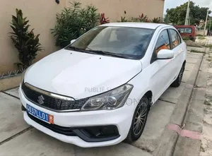 Photo - Suzuki Ciaz 2023 Blanc cassé