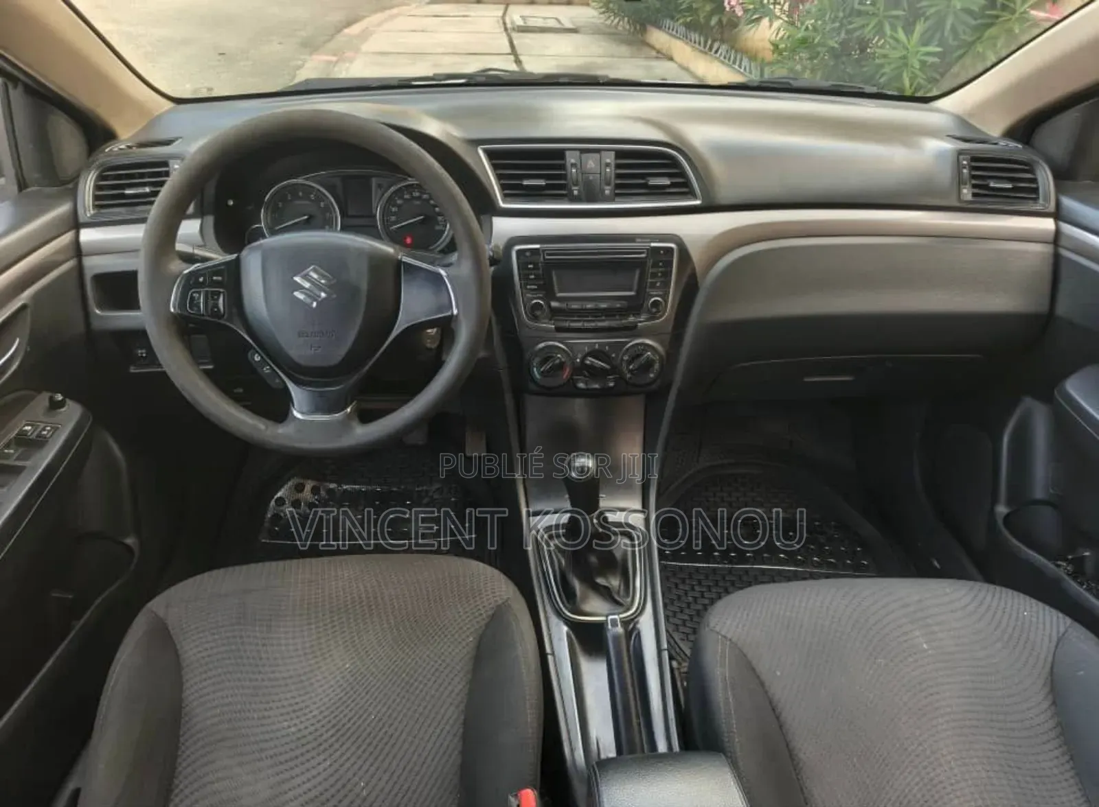 Suzuki Ciaz 2023 Blanc cassé