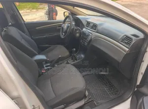 Suzuki Ciaz 2023 Blanc cassé