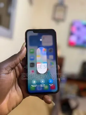 Apple iPhone 11 64 GB Rouge