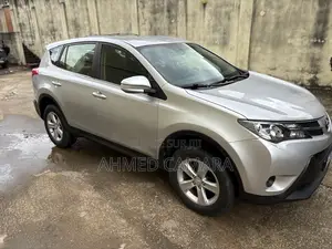 Photo - Toyota RAV4 2015 Argenté