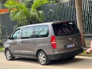 Hyundai Starex 2014 Marron