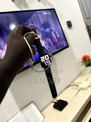 Photo - Montre Apple Série 7, 45 Millimètre