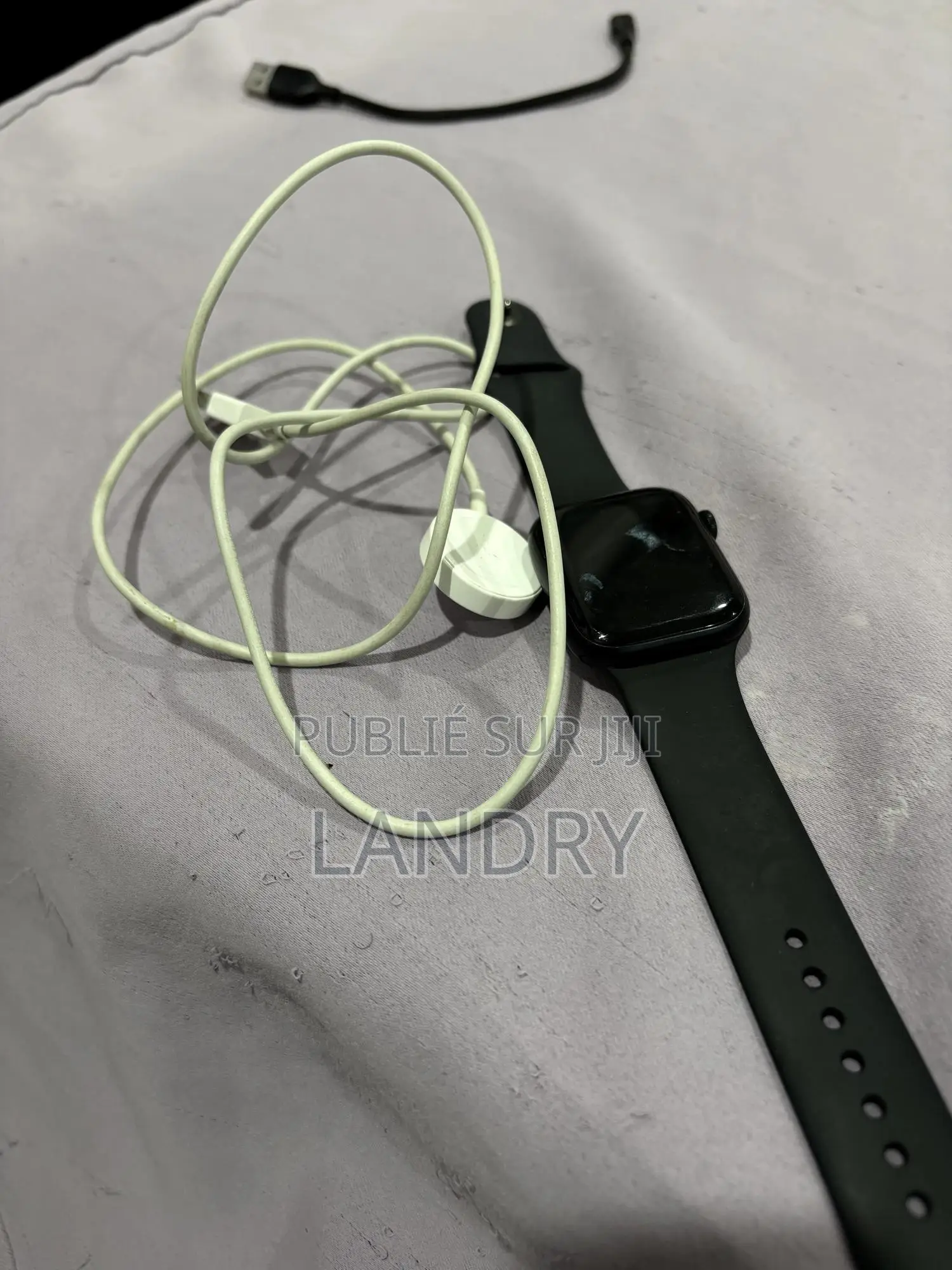 Montre Apple Série 7, 45 Millimètre