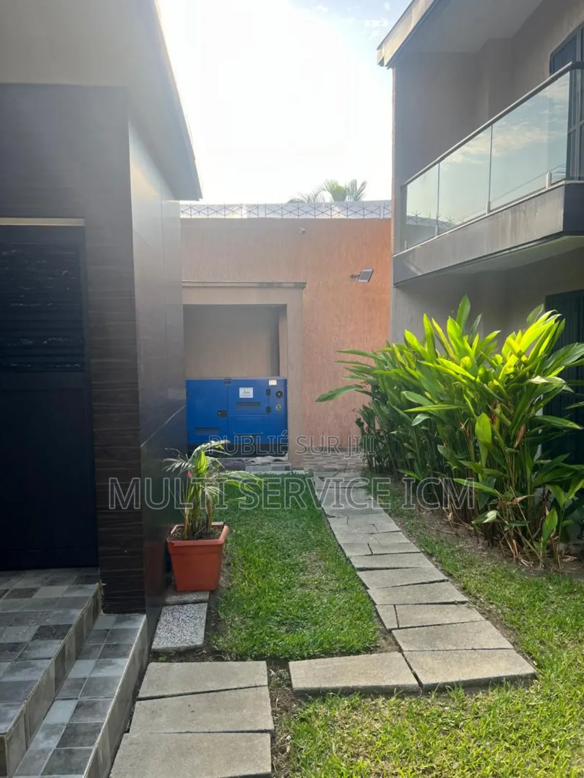 3chbre Duplex dans Ismaël Coulibaly, Cocody à Vendre