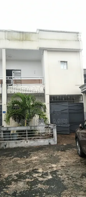 6chbre Duplex dans Cocody à Vendre