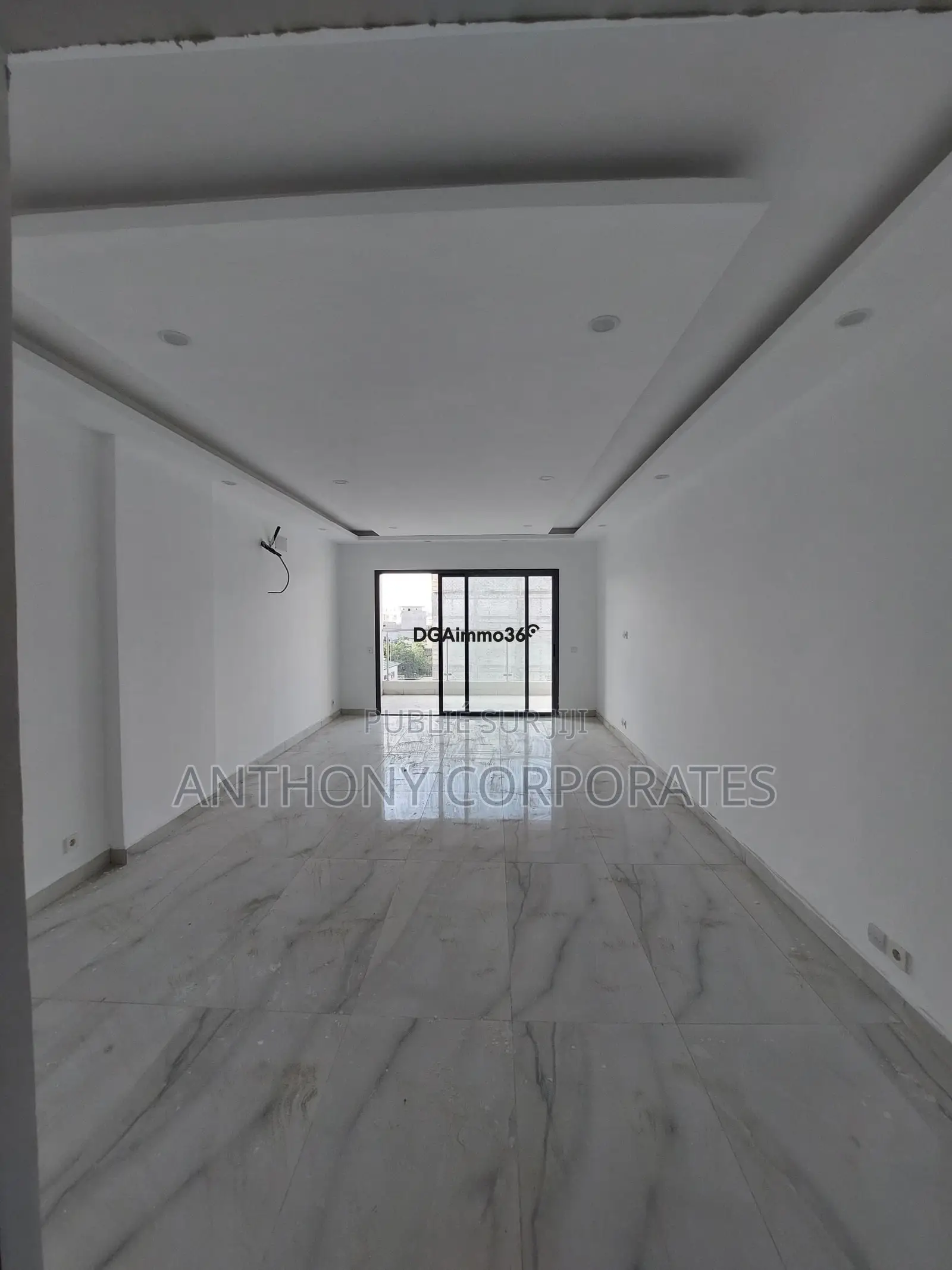 2chbre Appartement dans Anthony, Cocody à Louer