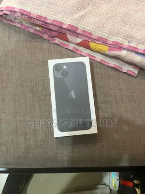 Photo - Apple iPhone 13 128 GB Black