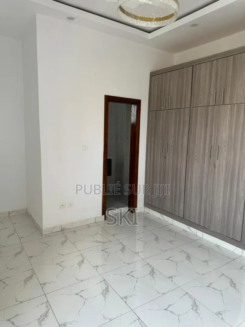 4chbre Duplex dans Cocody à Louer