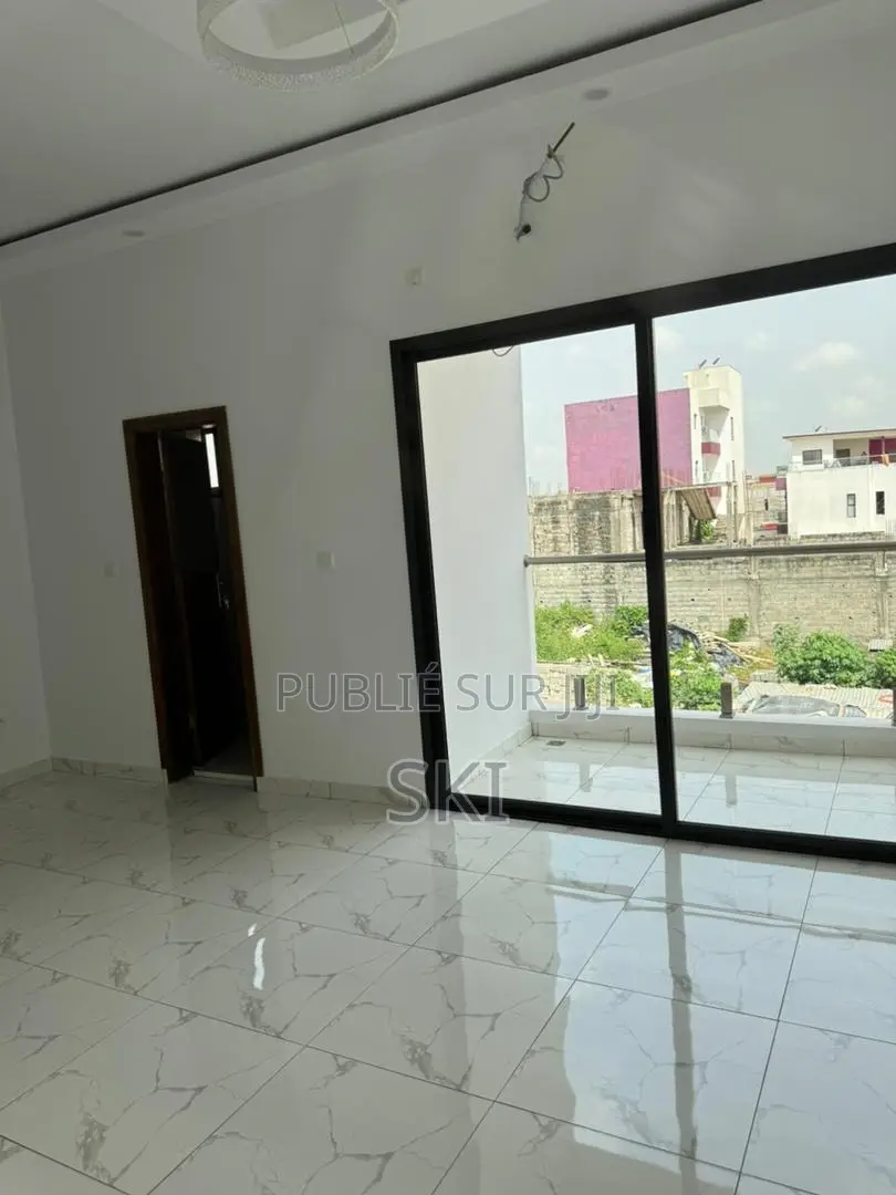 4chbre Duplex dans Cocody à Louer