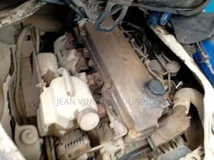 Isuzu AVR 2007 Blanc