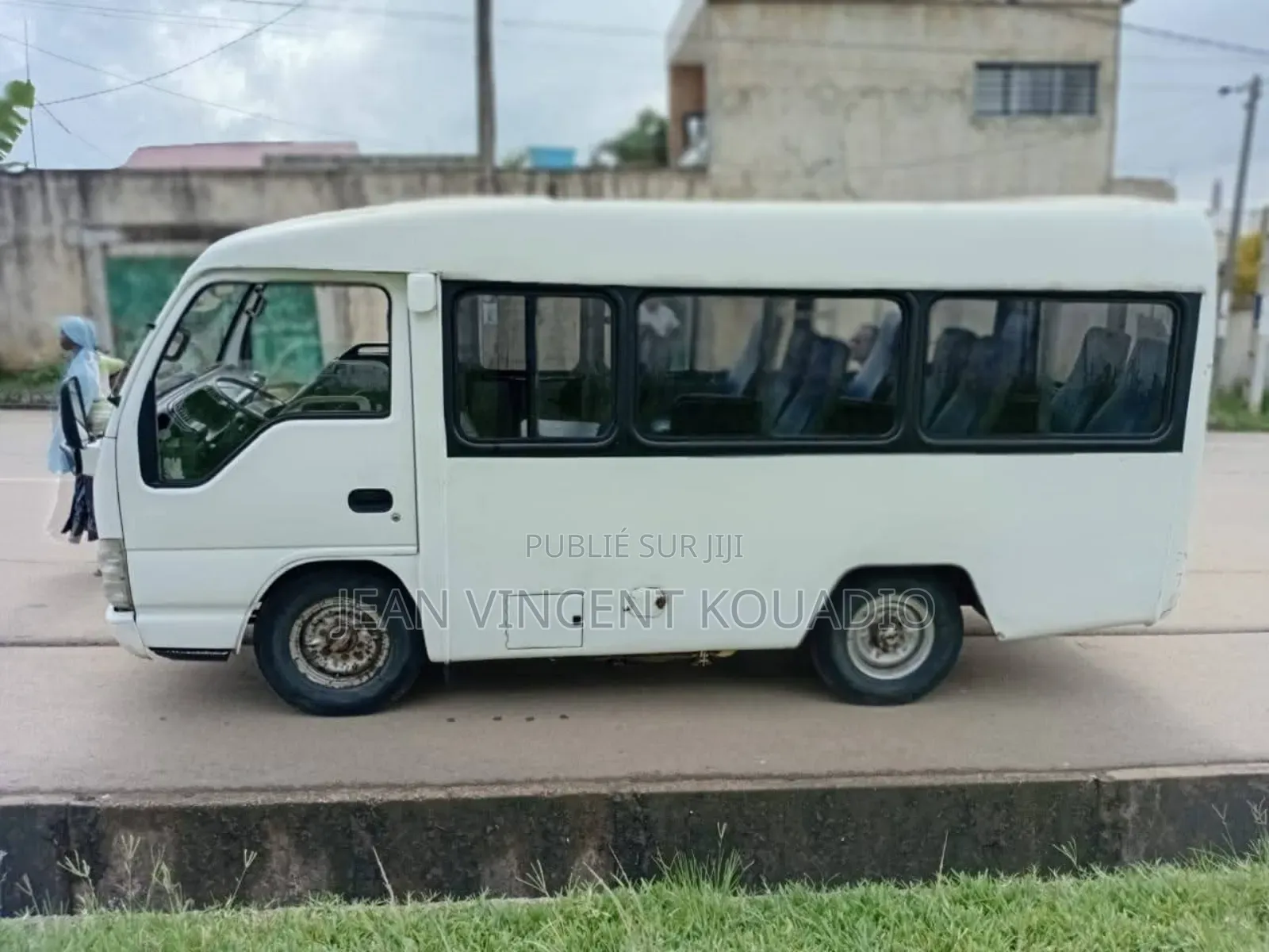 Isuzu AVR 2007 Blanc