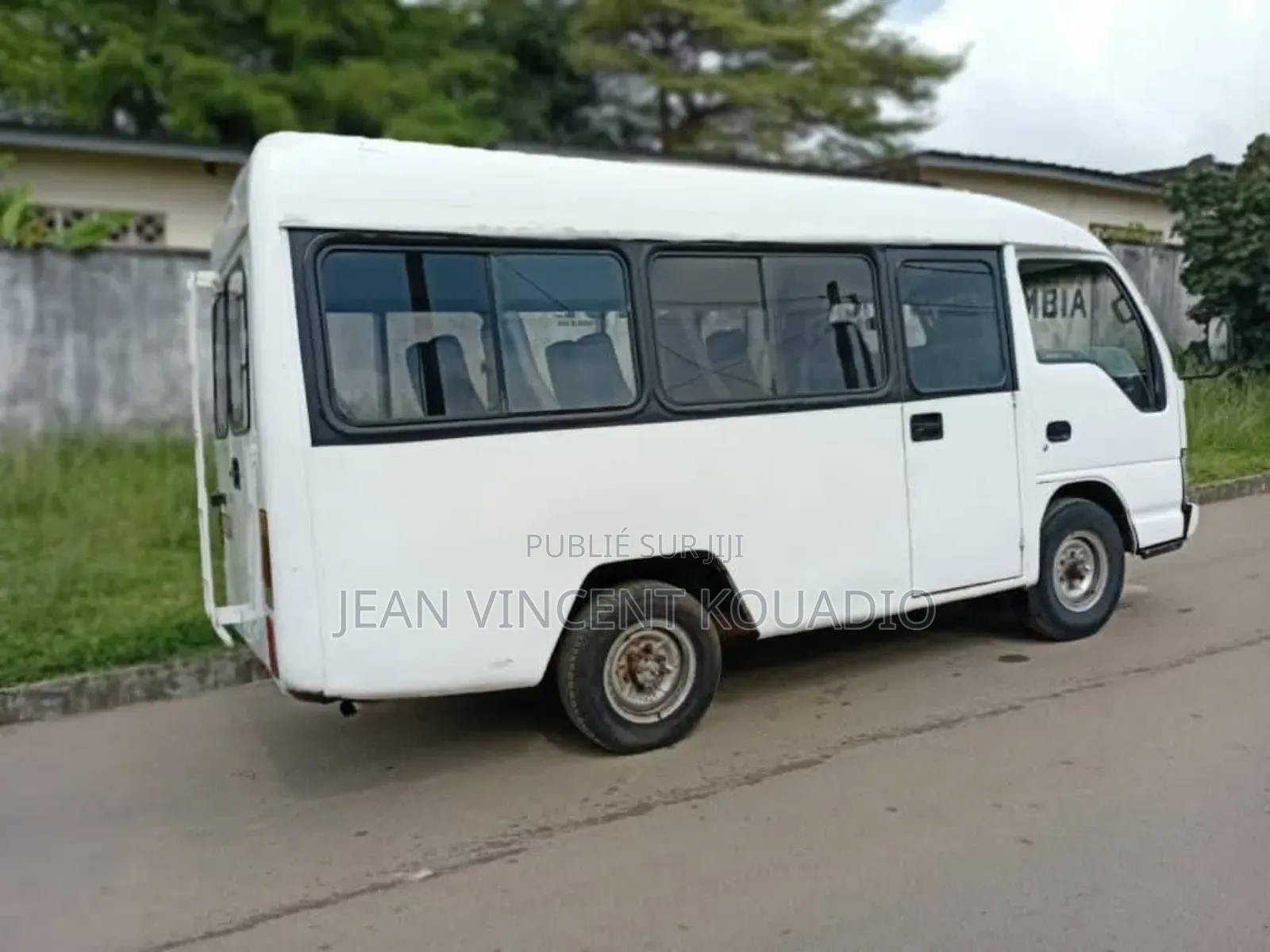 Isuzu AVR 2007 Blanc