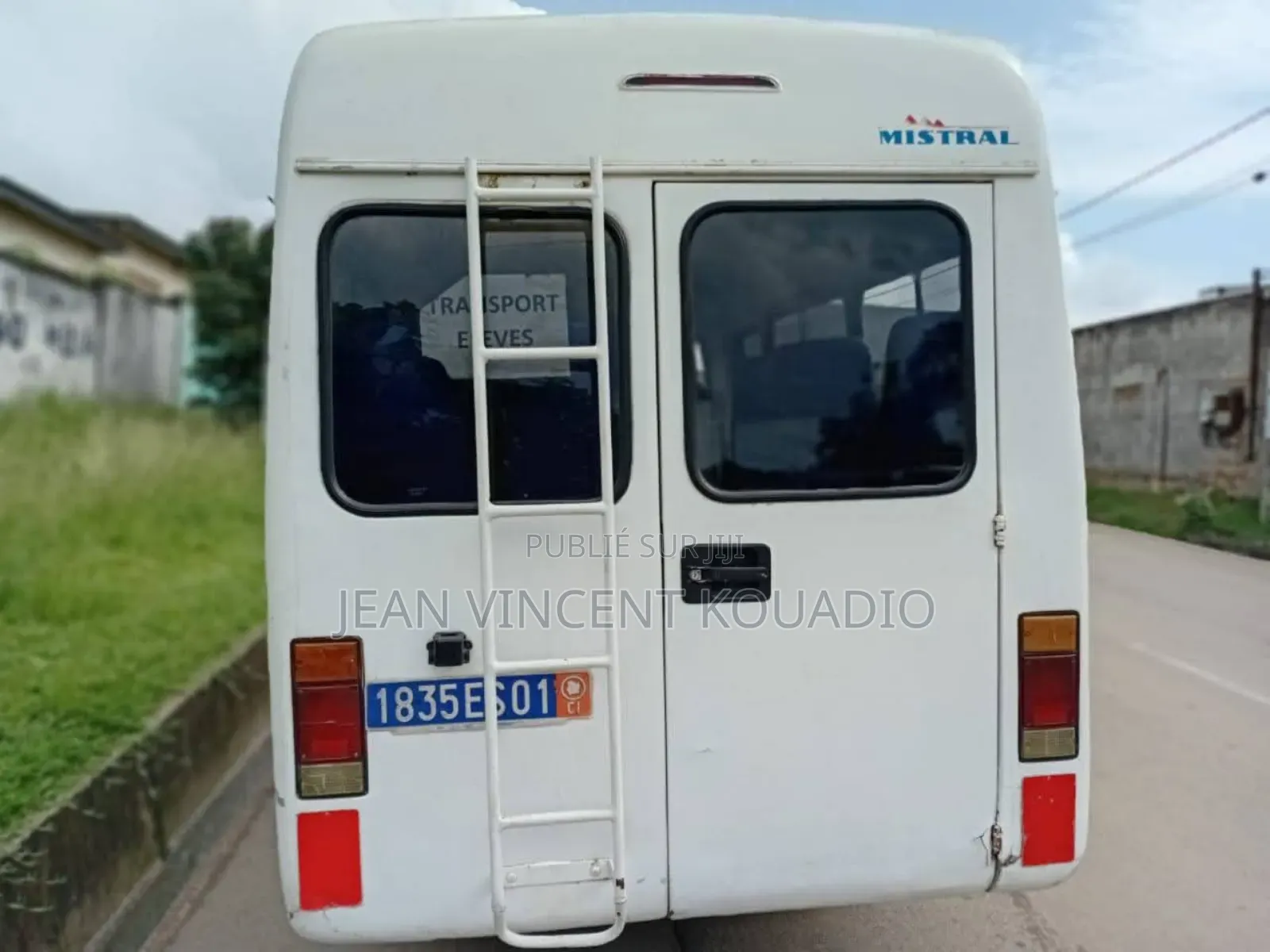 Isuzu AVR 2007 Blanc