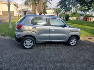 Photo - Suzuki S-Presso 2023 Gris