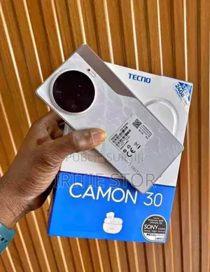 Photo - Tecno Camon 30 256 GB Blanc