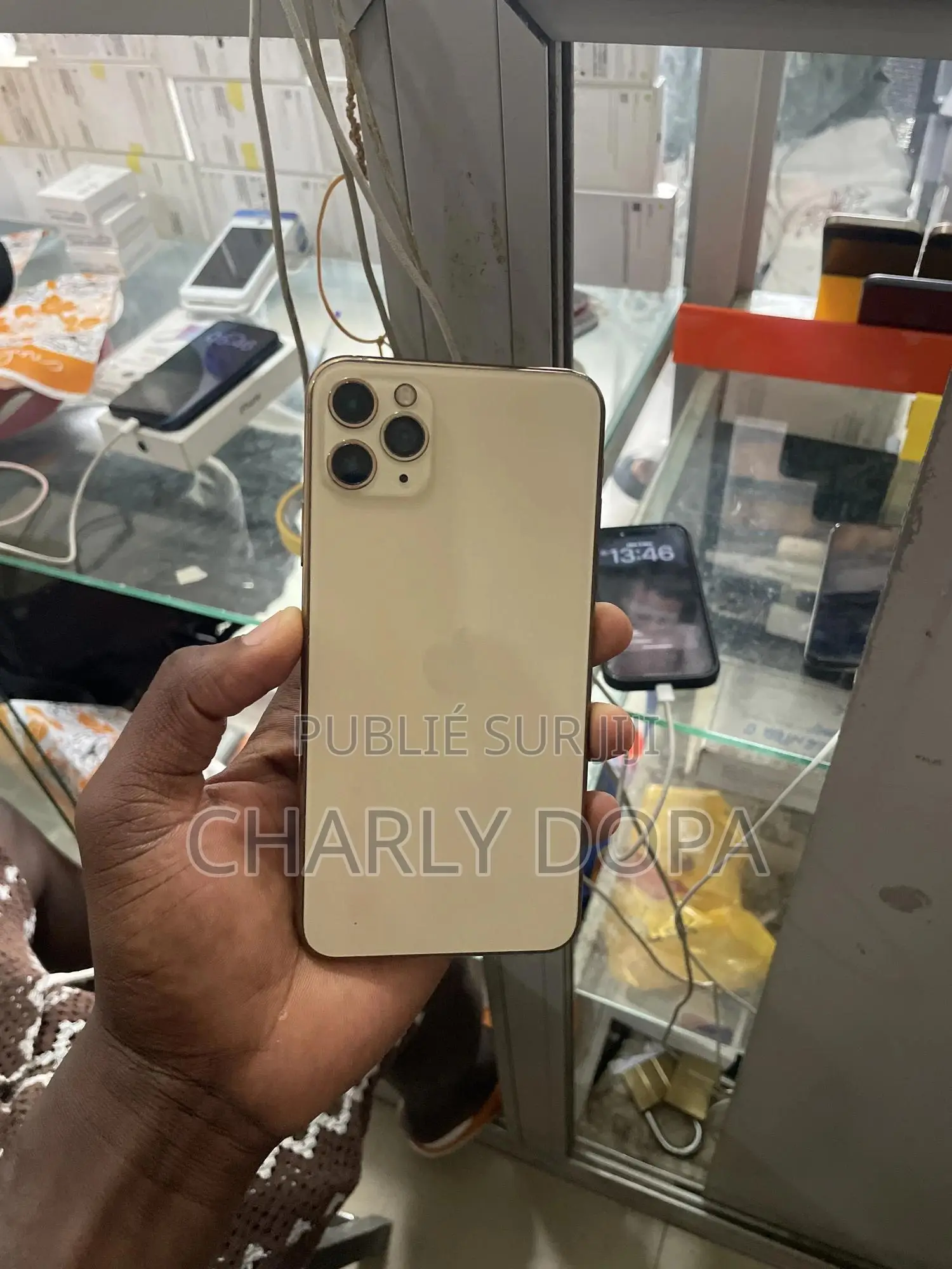 Apple iPhone 11 Pro Max 64 GB Doré