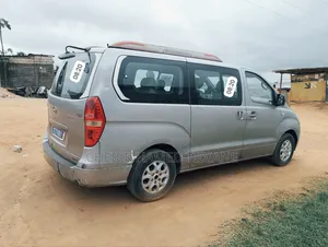 Hyundai H1 2013 Gris