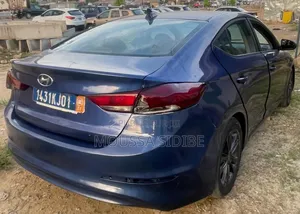 Hyundai Elantra ECO Sedan FWD (1.4L 4cyl 7A) 2017 Blue