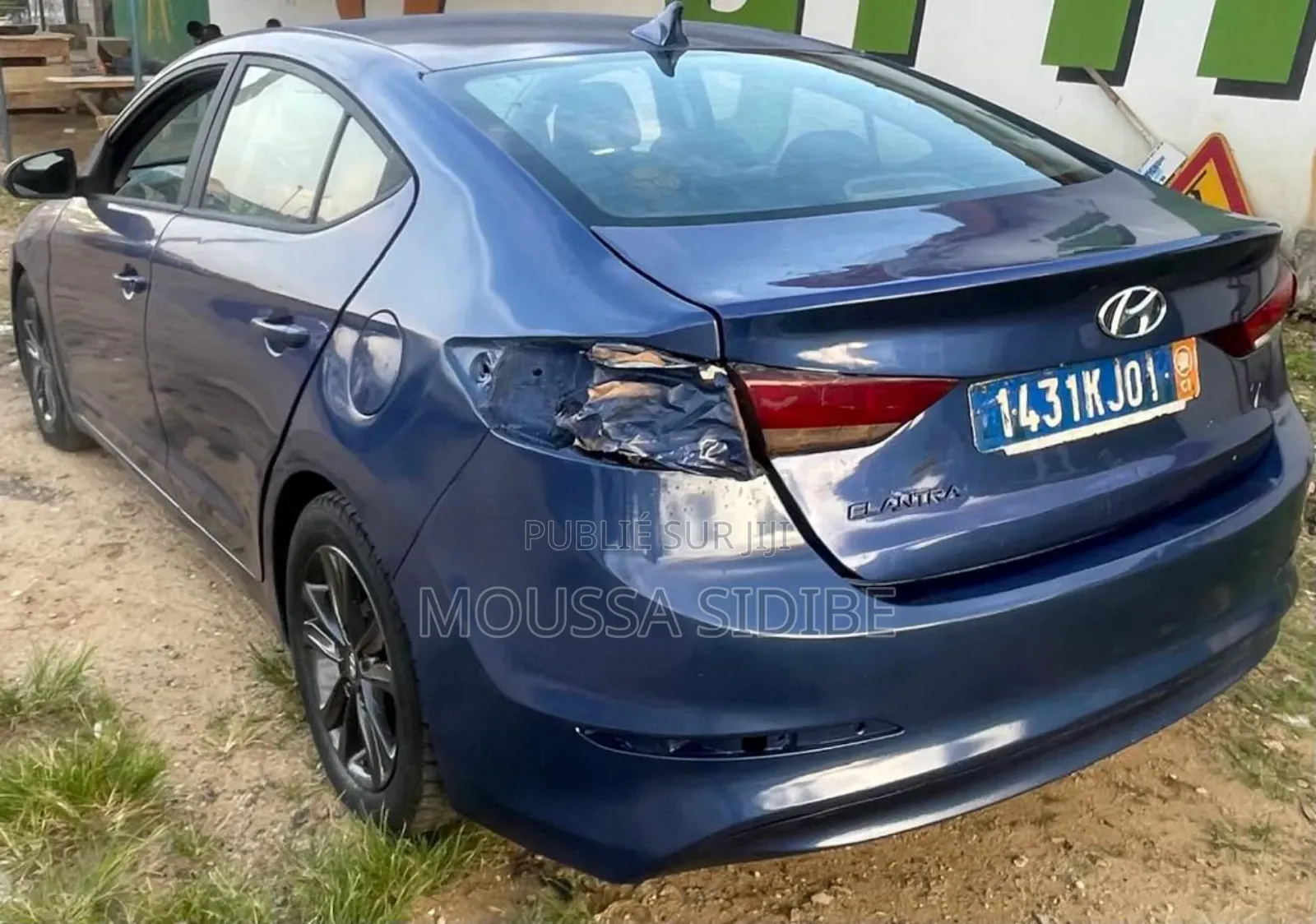 Hyundai Elantra ECO Sedan FWD (1.4L 4cyl 7A) 2017 Blue