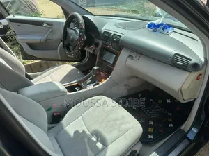 Mercedes-Benz C200 2004 Black