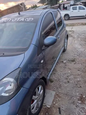 Toyota Aygo 1.0 3-Door 2011 Blue