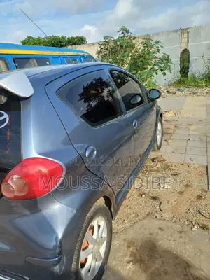 Toyota Aygo 1.0 3-Door 2011 Blue