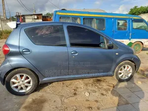 Toyota Aygo 1.0 3-Door 2011 Blue