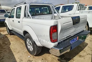 Nissan Hardbody 2019 Blanc