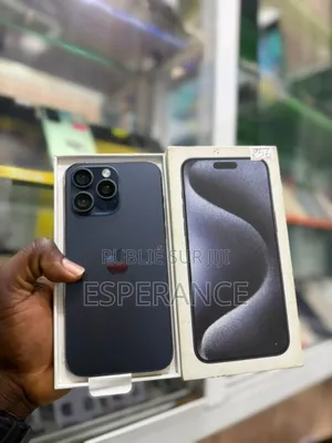 Photo - Apple iPhone 15 Pro Max 256 GB Gris