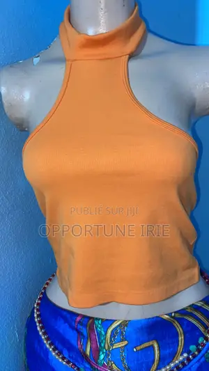 Des Chics Tops À Bas Prix