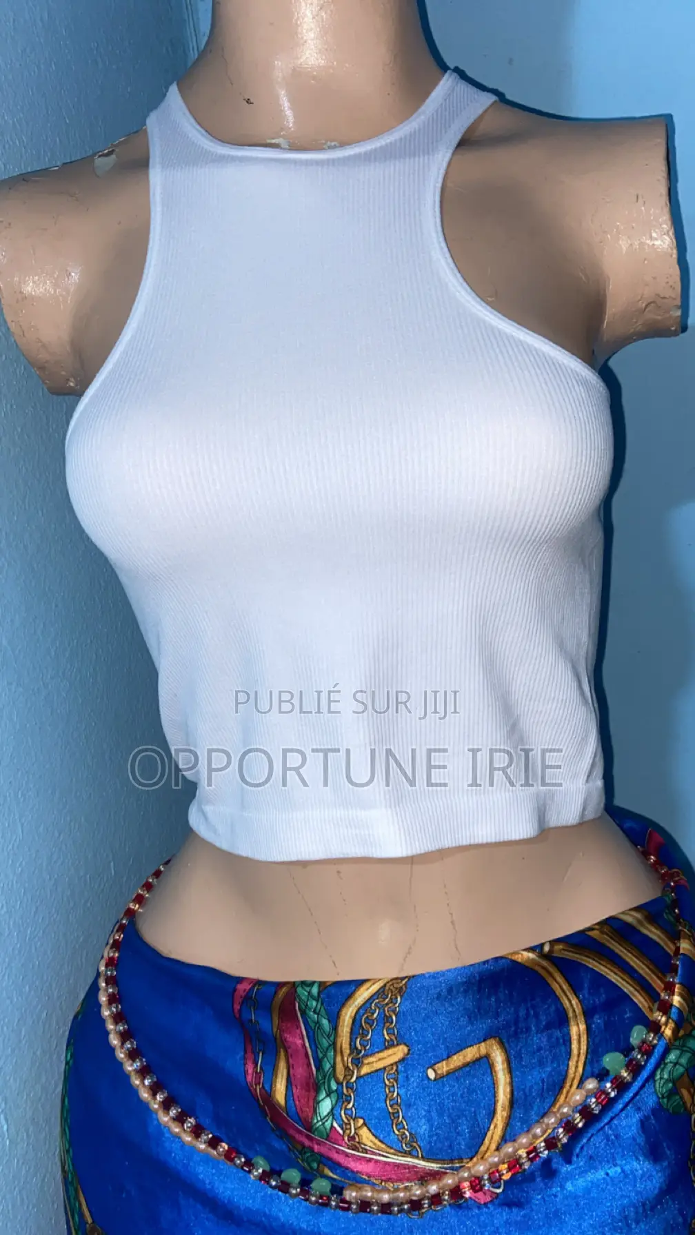 Des Chics Tops À Bas Prix