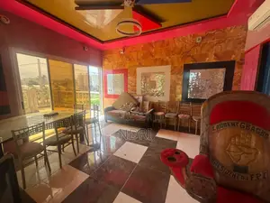 7chbre Duplex dans Building House, Cocody à Vendre